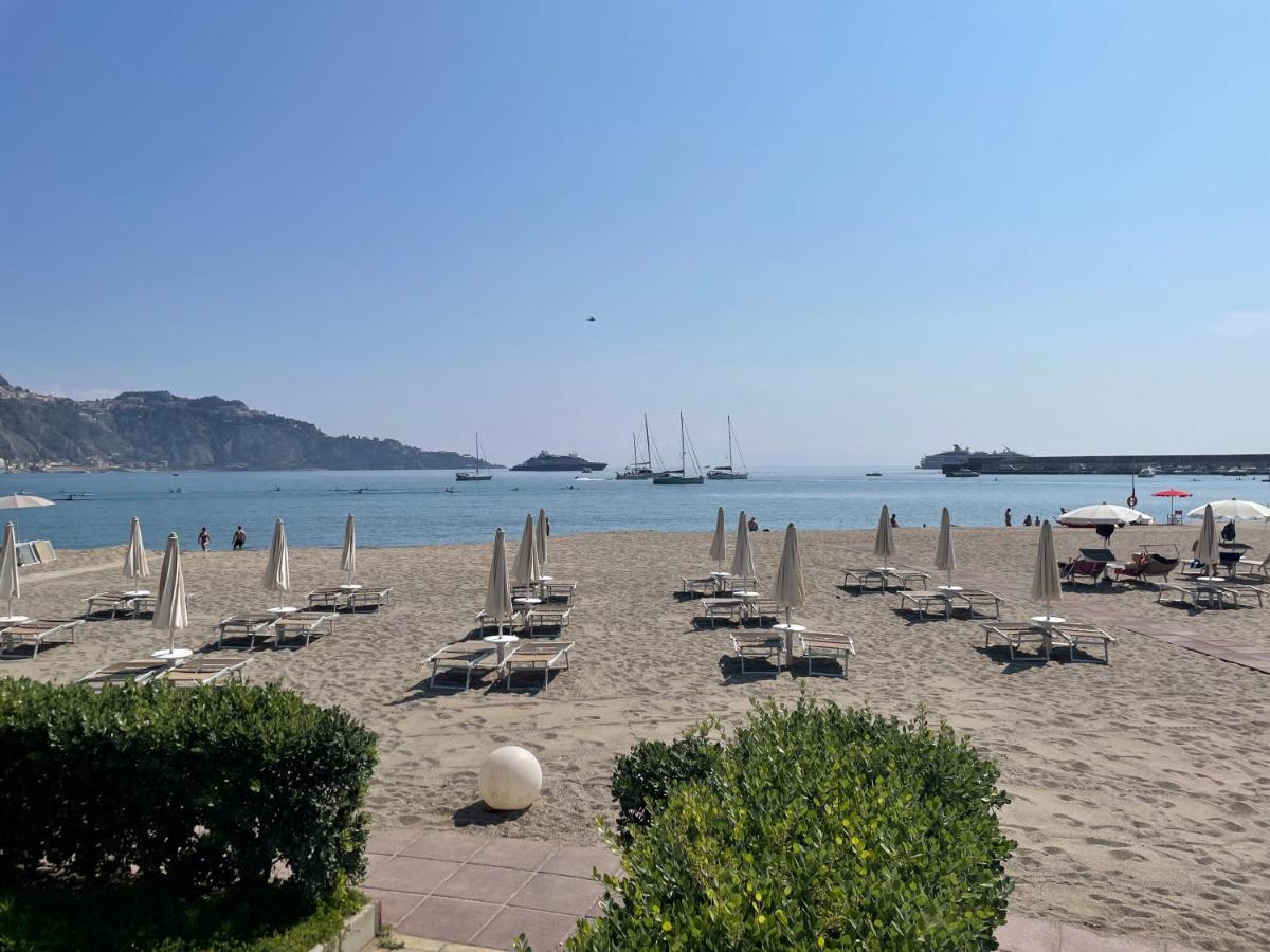 La Finestra Sul Mare Modern Apartment Giardini Naxos Exterior photo