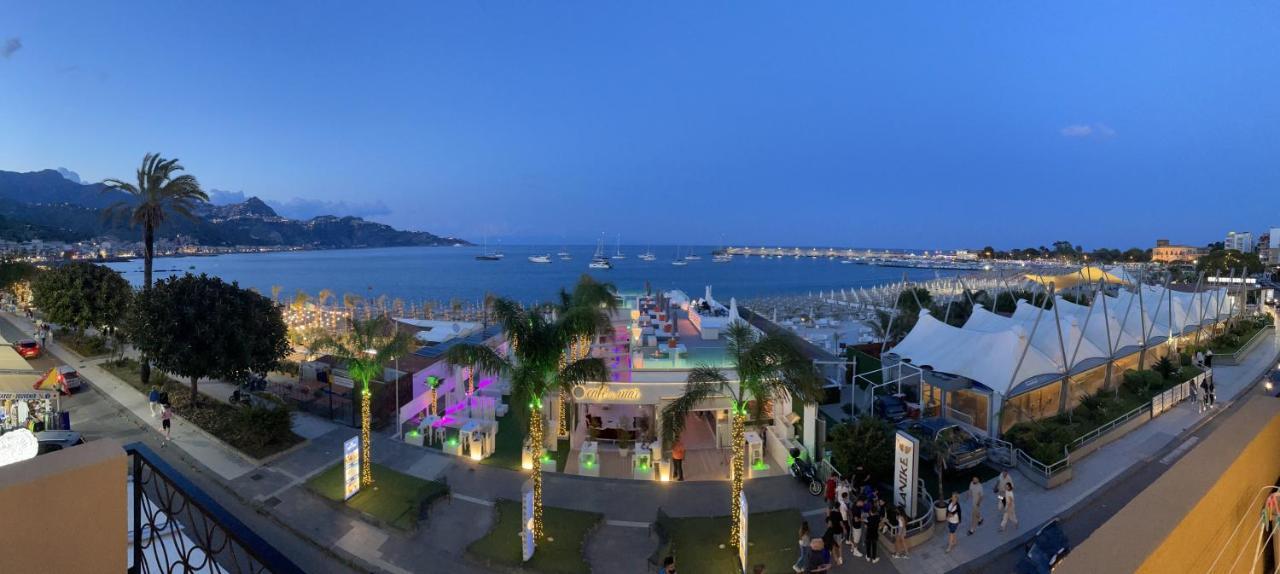 La Finestra Sul Mare Modern Apartment Giardini Naxos Exterior photo
