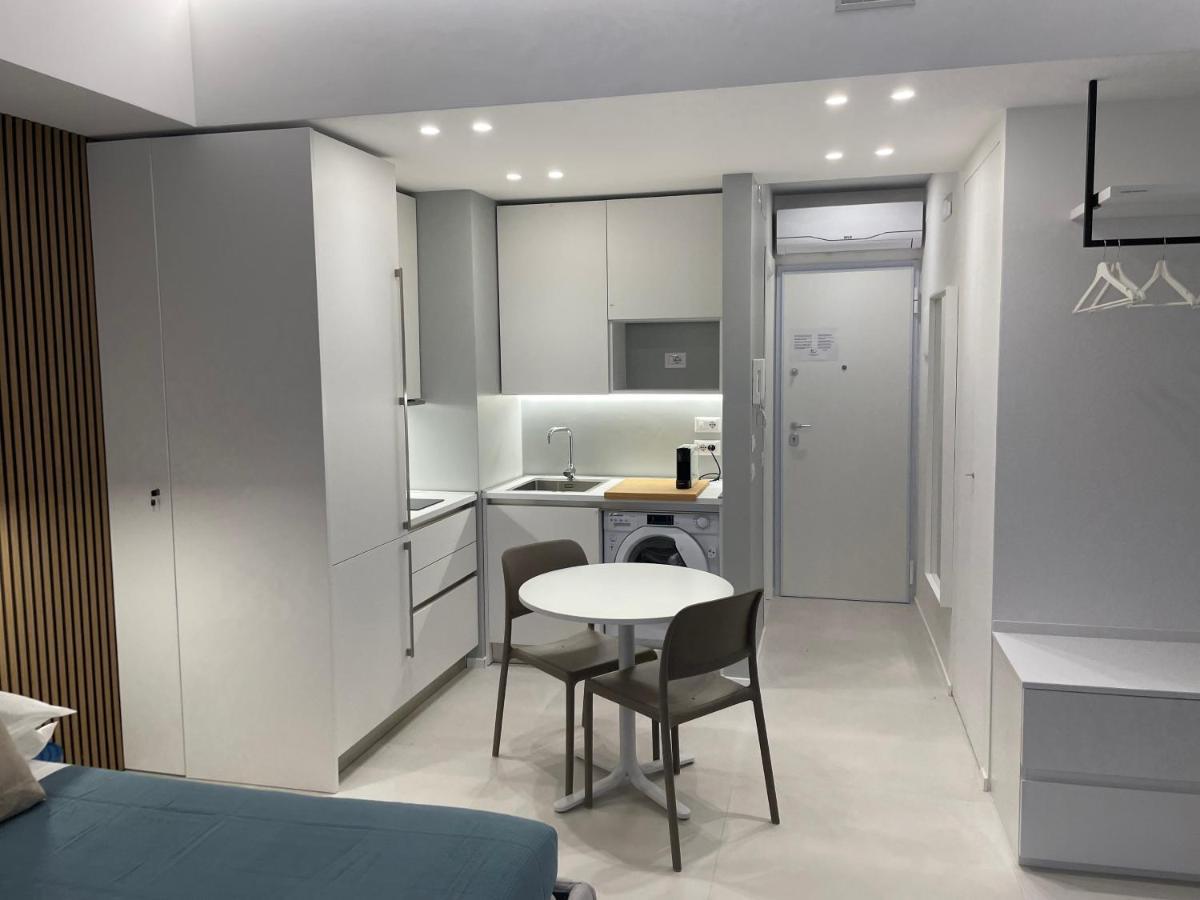 La Finestra Sul Mare Modern Apartment Giardini Naxos Exterior photo